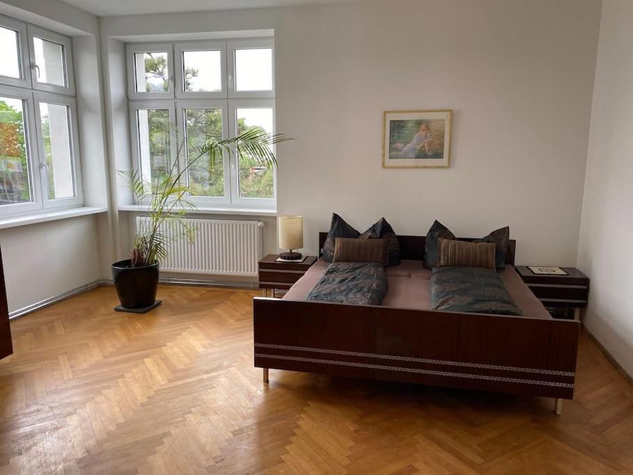 Appartement Herrenhaus Hoeniger Flughafen 11min/wienmitte 12min Wenen