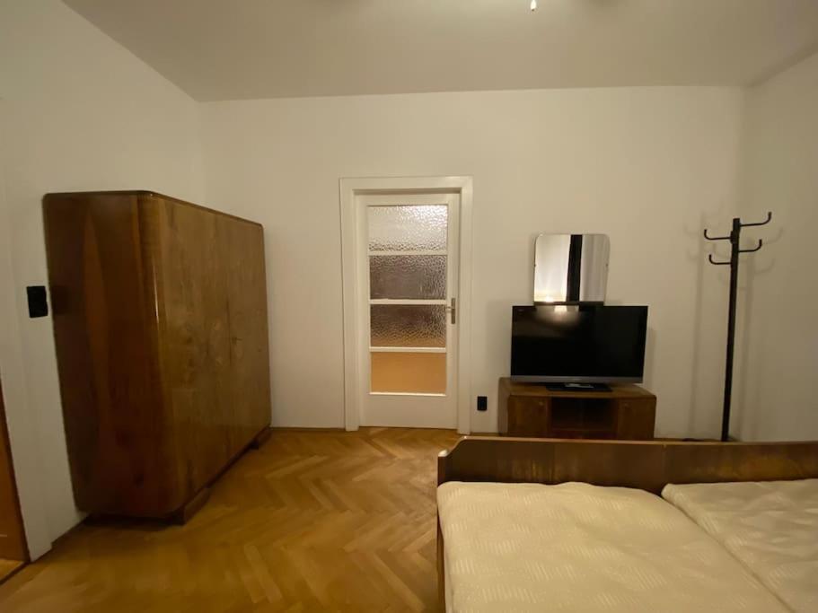 Appartement Herrenhaus Hoeniger Flughafen 11min/wienmitte 12min Wenen