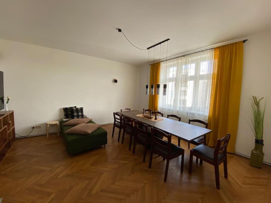 Appartement Herrenhaus Hoeniger Flughafen 11min/wienmitte 12min Wenen